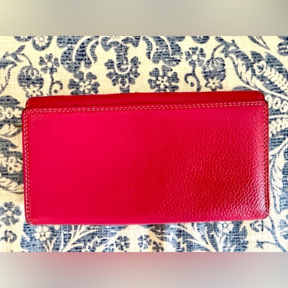 Vera Pelle Genuine Leather Wallet in Bright Pink - Picture 2 of 8